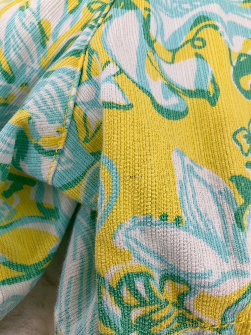 Lilly Pulitzer Callahan Short ~ size 4 Dandelion Yellow 5" inseam - Picture 4 of 9